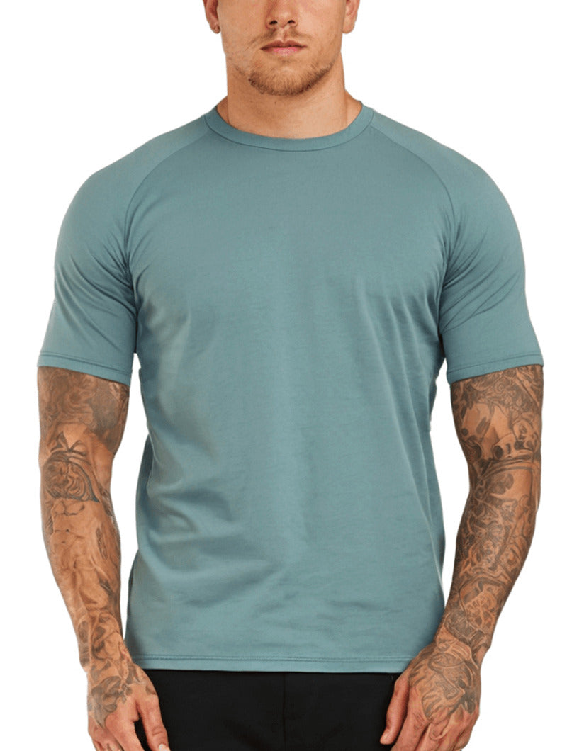 Man wearing a Balinaro Aleano fit green t-shirt for men on a white background