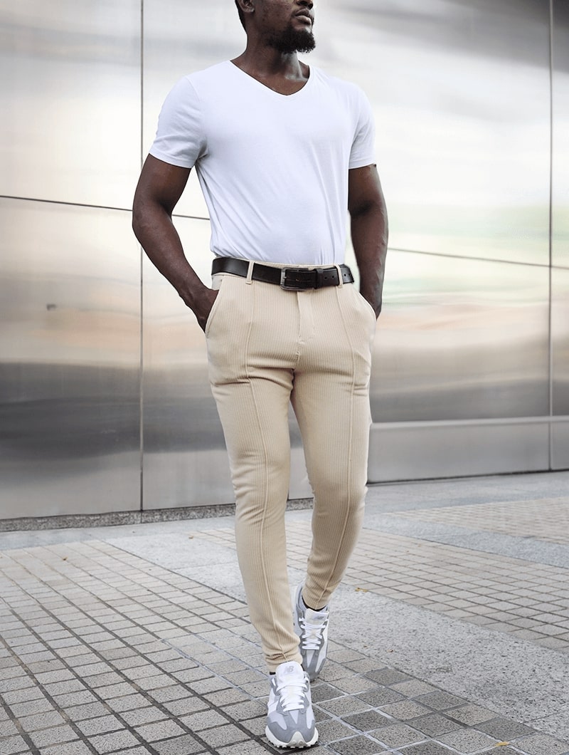 Model styling Balinaro Evo khaki trousers - ultimate men’s outfit
